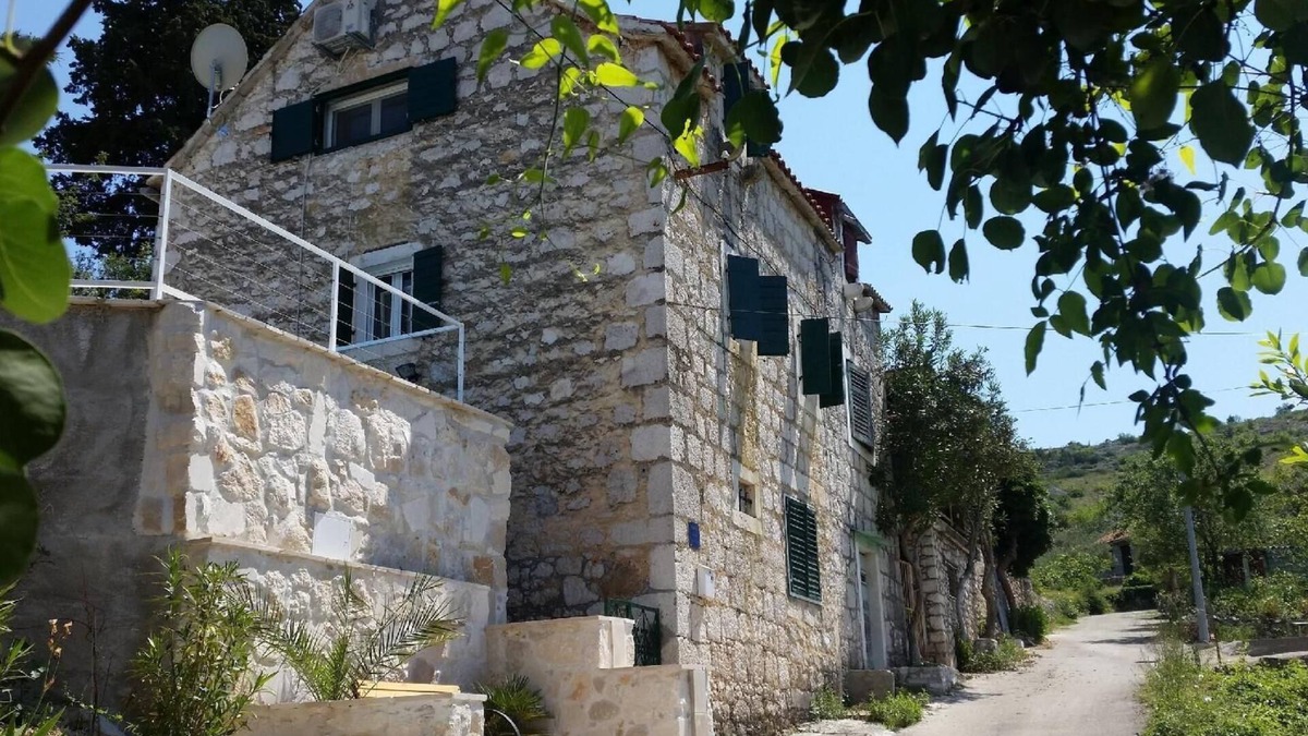 Bobovisca House | Holiday house Lozisca for 1 - 6 persons with 2 bedrooms - Holiday home