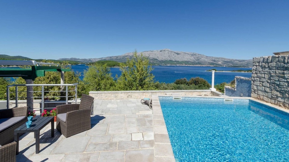 Vela Glavica House | Holiday house Lumbarda for 6 - 7 persons with 3 bedrooms - Holiday home