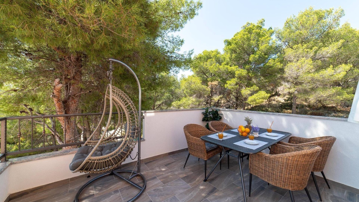 Milna (Brac) House | Holiday house Milna for 1 - 10 persons with 4 bedrooms - Row house