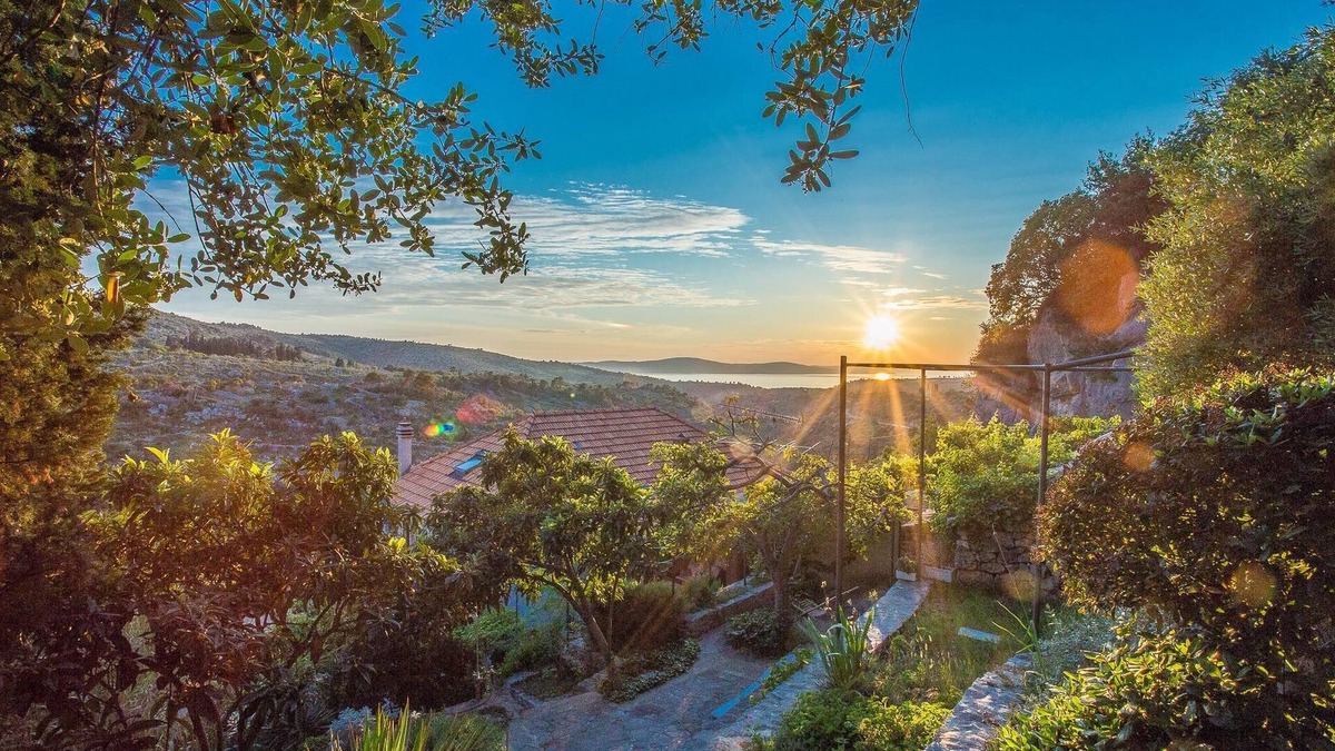 Lozisca Apartment | Holiday house Mirna on the Island of Brač