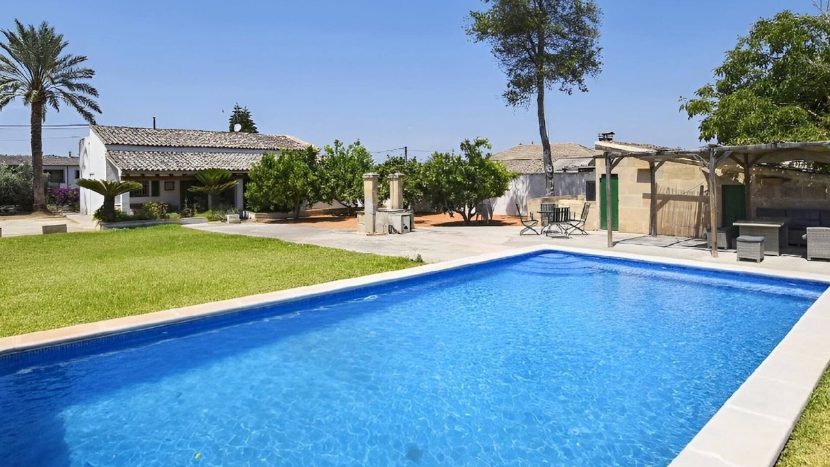 Montuiri House | Holiday house Montuïri for 1 - 6 persons with 3 bedrooms - Holiday house