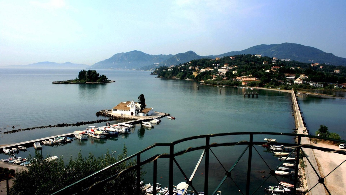 Perama House | Holiday house Perama for 3 - 6 persons with 3 bedrooms - Holiday house