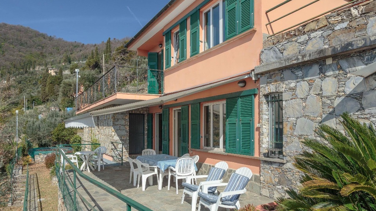 Recco House | Holiday house Recco for 1 - 20 persons with 5 bedrooms - Holiday home