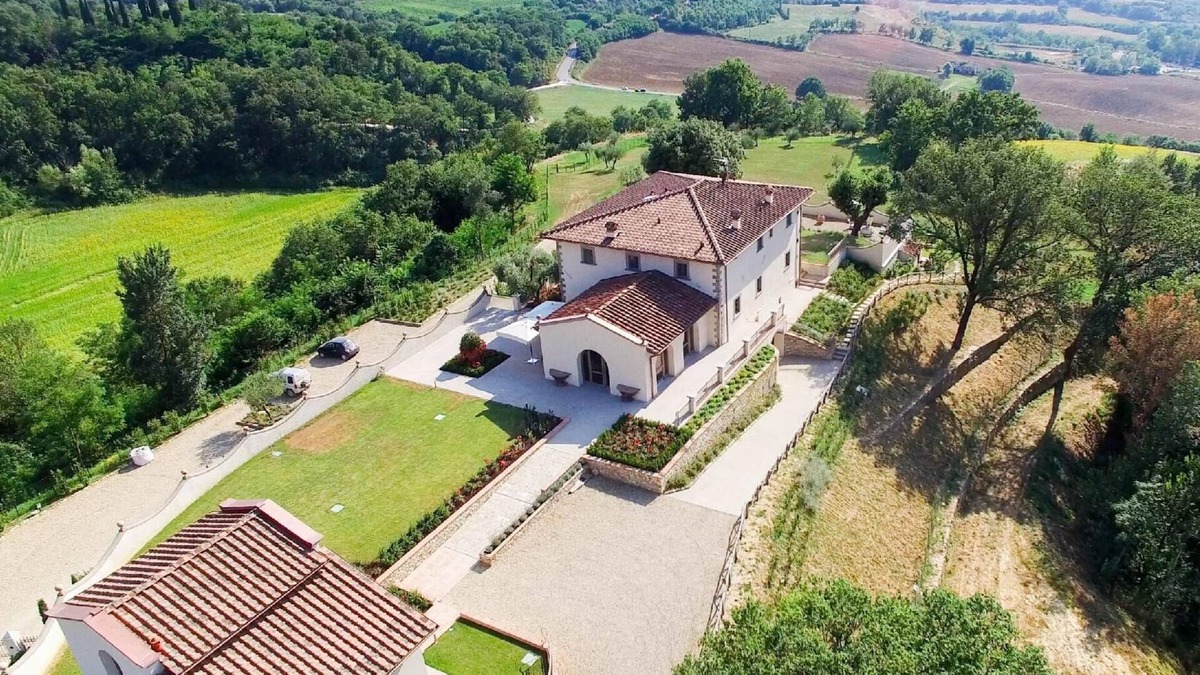 Reggello House | Holiday house Reggello for 1 - 18 persons with 8 bedrooms - Holiday home