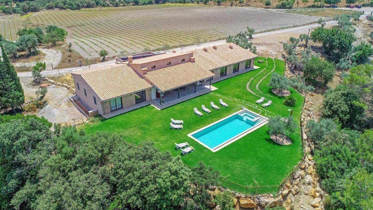 Binibona House | Holiday house Selva for 1 - 12 persons with 6 bedrooms - Holiday home