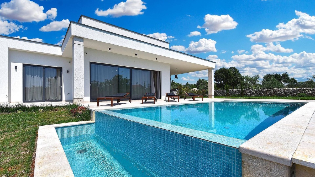 Stokovci House | Holiday house Svetvinčenat for 1 - 7 persons with 3 bedrooms - Holiday home