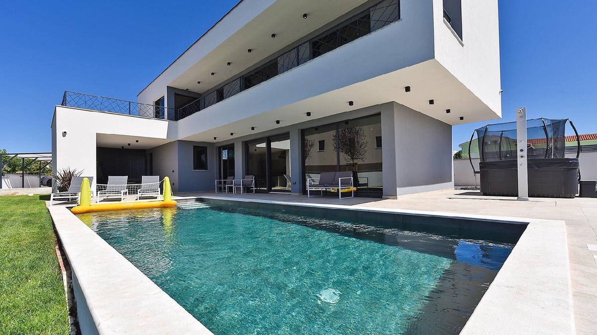 Stokovci House | Holiday house Svetvinčenat for 1 - 8 persons with 3 bedrooms - Holiday home