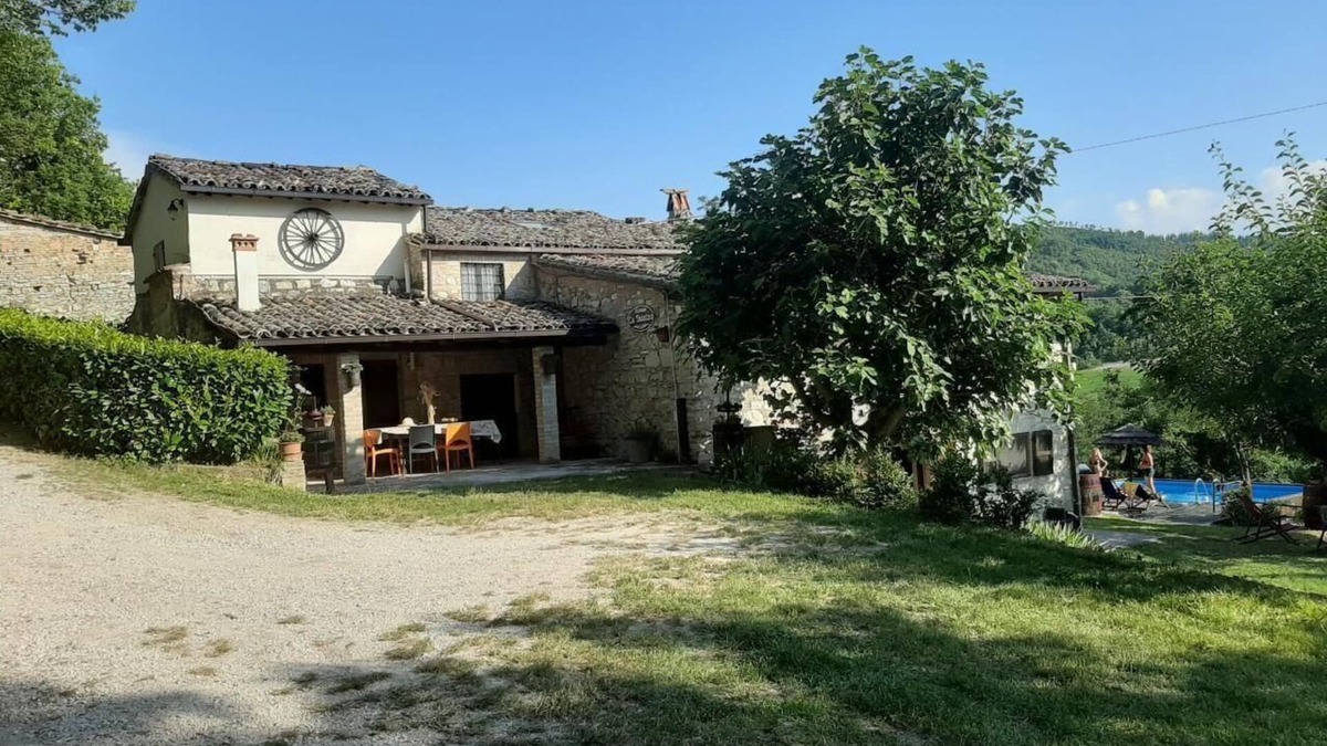 Urbino House | Holiday house Urbino for 3 - 13 persons with 5 bedrooms - Holiday home