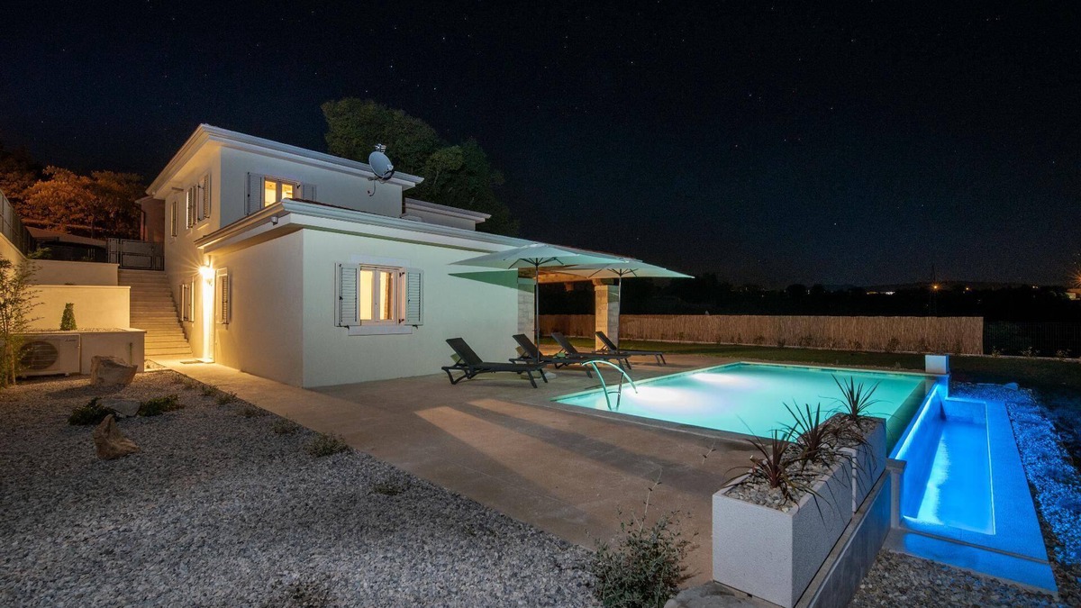 Vinez House | Holiday house Vinez for 1 - 6 persons with 3 bedrooms - Holiday home