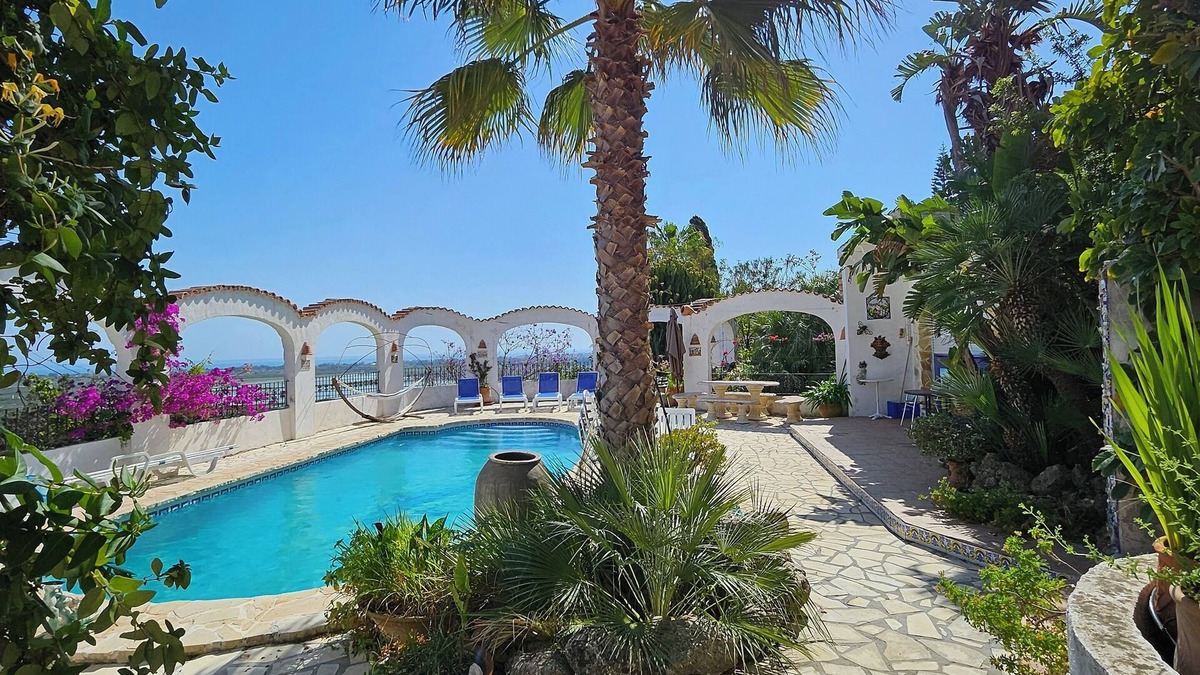 Monte Pego House | Holiday house with 2 apartments in a fantastic panoramic position with a large pool