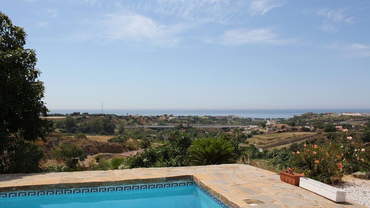Estepona House | Holiday house with private pool and fantastic sea views
