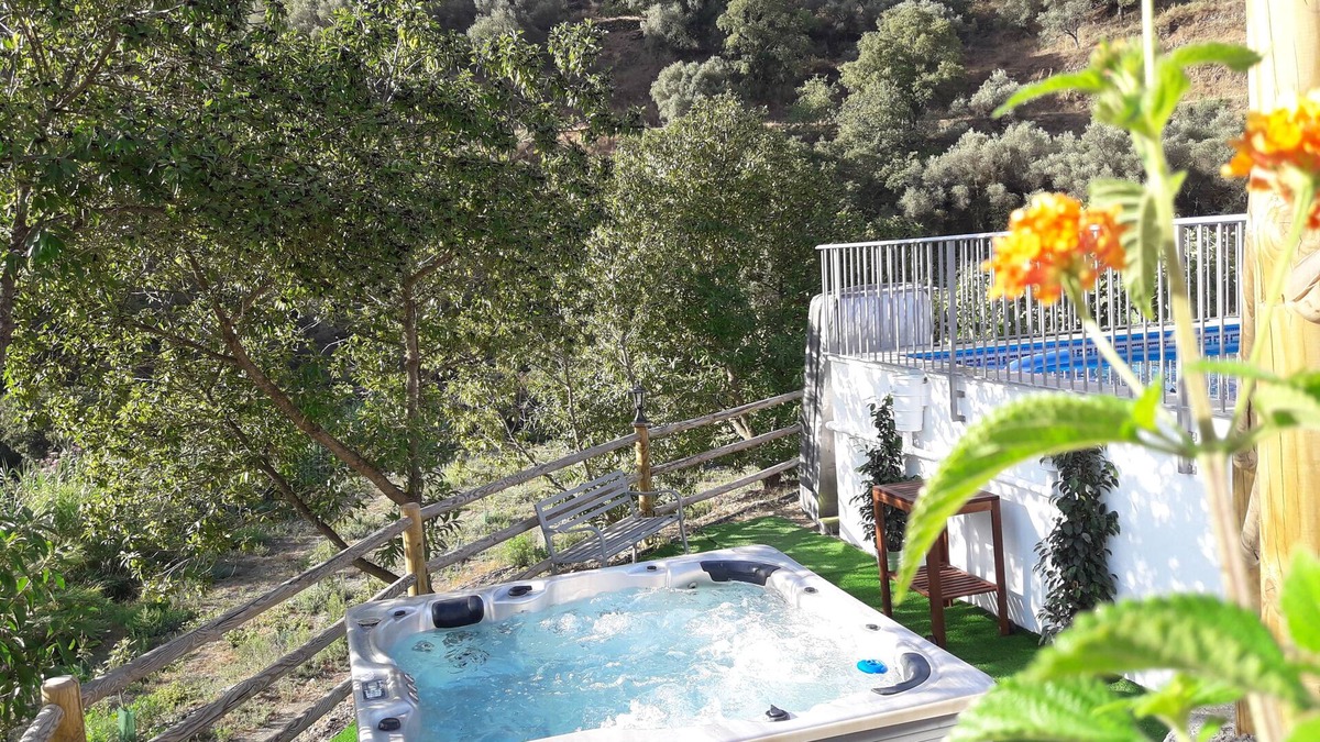 Competa Cottage | Holiday house with private pool, jacuzzi and wifi, in an intimate area
