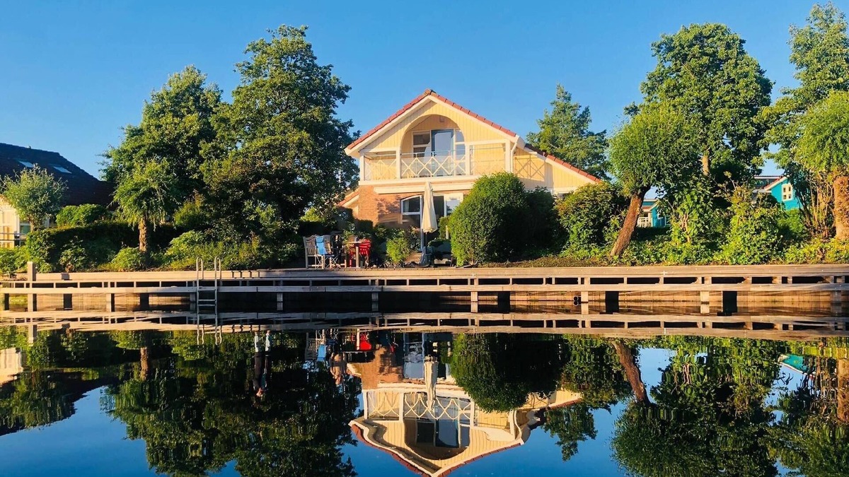 Workum House | Holiday house Workum for 1 - 6 persons with 3 bedrooms - Holiday house