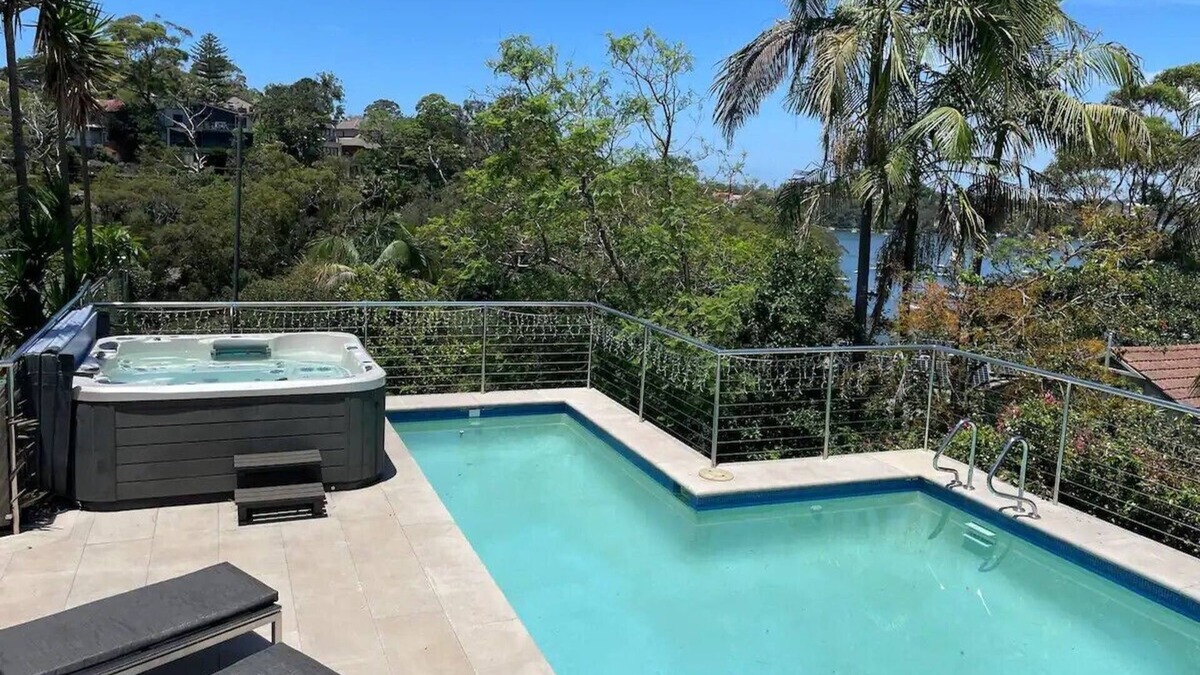 Northwood House | Holiday in this beautiful harbourside retreat.