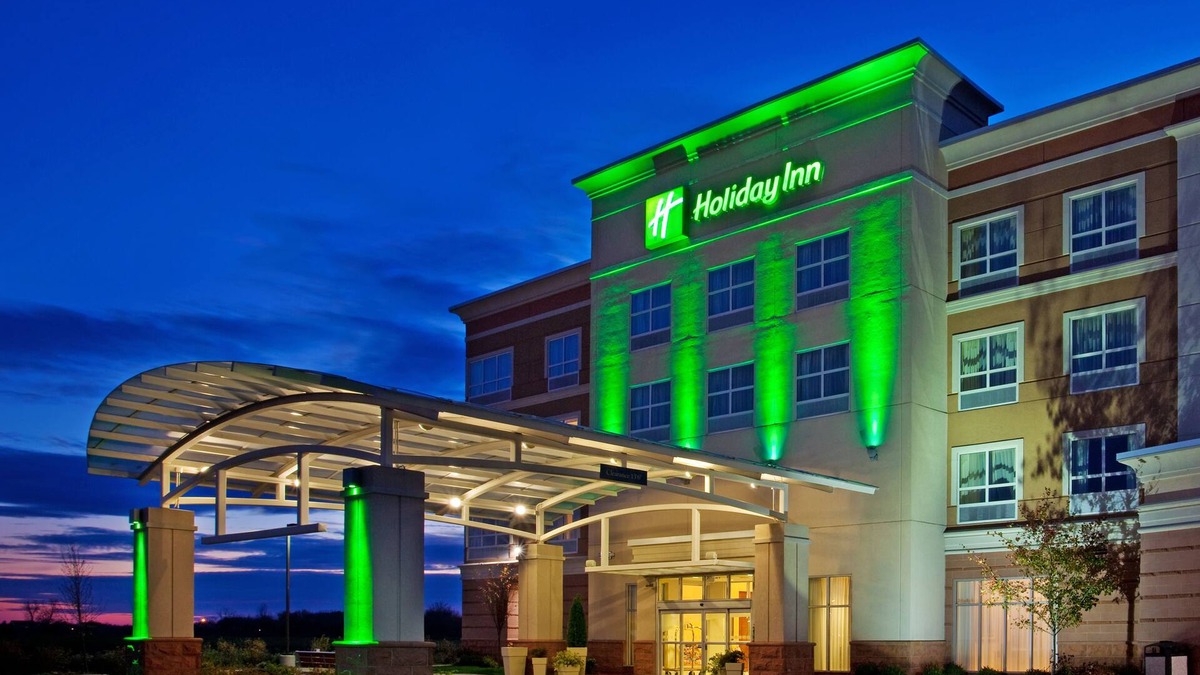 Aurora Hotel | Holiday Inn Aurora North - Naperville by IHG