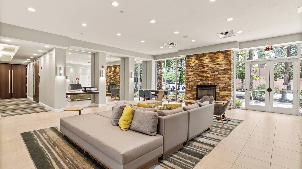 Highlands - Perkins Hotel | Holiday Inn Baton Rouge College Drive I-10 by IHG