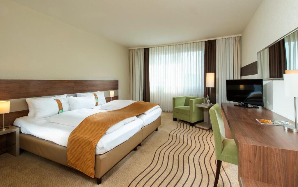 Hohenschoenhausen Hotel | Holiday Inn Berlin City-East Landsberger Allee, an IHG Hotel
