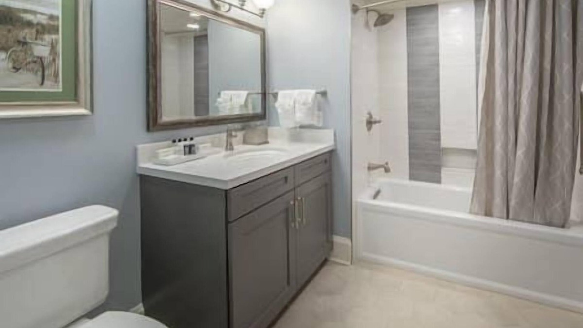Port Canaveral Hotel | Holiday Inn Cape Canaveral Beach Resort-1BDR-suite