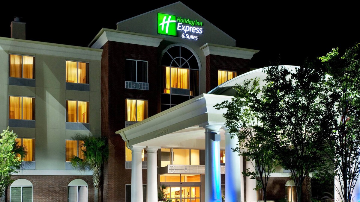 North Charleston Hotel | Holiday Inn Express Hotel & Suites Charleston-North by IHG