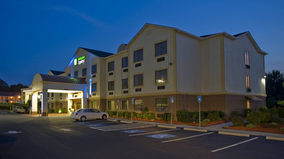 Acworth Hotel | Holiday Inn Express Acworth - Kennesaw Northwest by IHG
