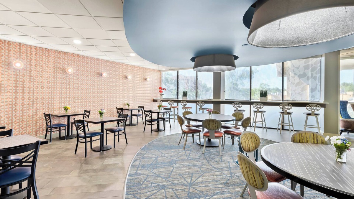 Smyrna Hotel | Holiday Inn Express Atlanta Galleria - Ballpark Area by IHG