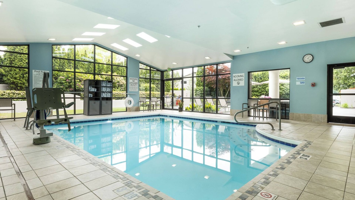 Meridian Hotel | Holiday Inn Express Bellingham by IHG