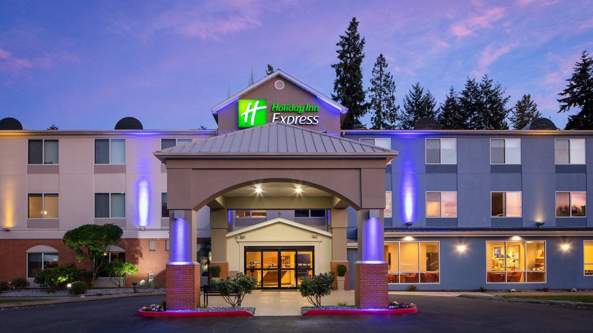 Canyon Park Hotel | Holiday Inn Express Bothell by IHG