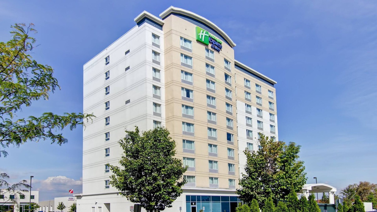 Richmond Hill Hotel | Holiday Inn Express Hotel & Suites Toronto - Markham by IHG