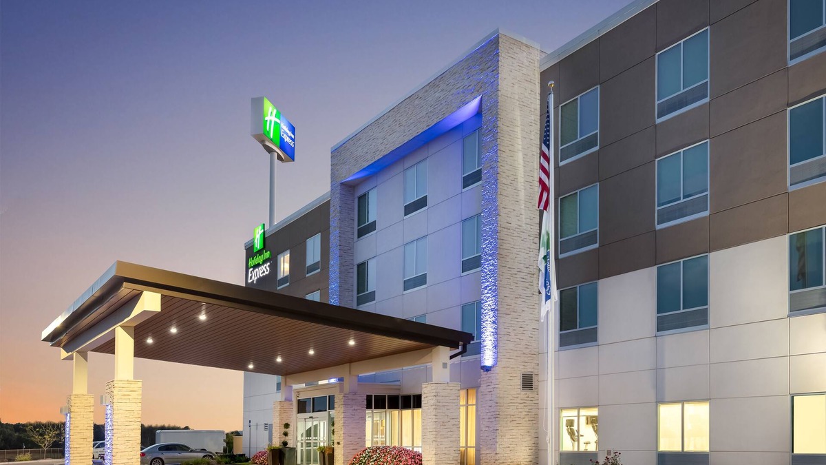Calhoun Hotel | Holiday Inn Express Calhoun South by IHG