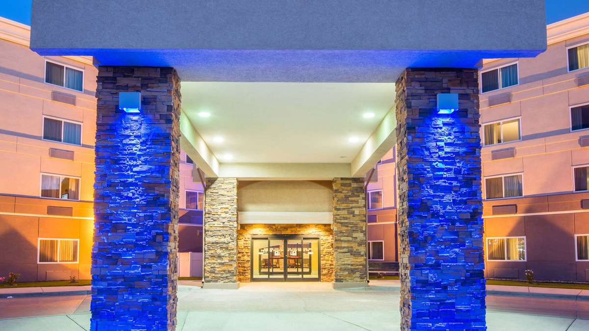 Casper Hotel | Holiday Inn Express Casper-Interstate 25 by IHG