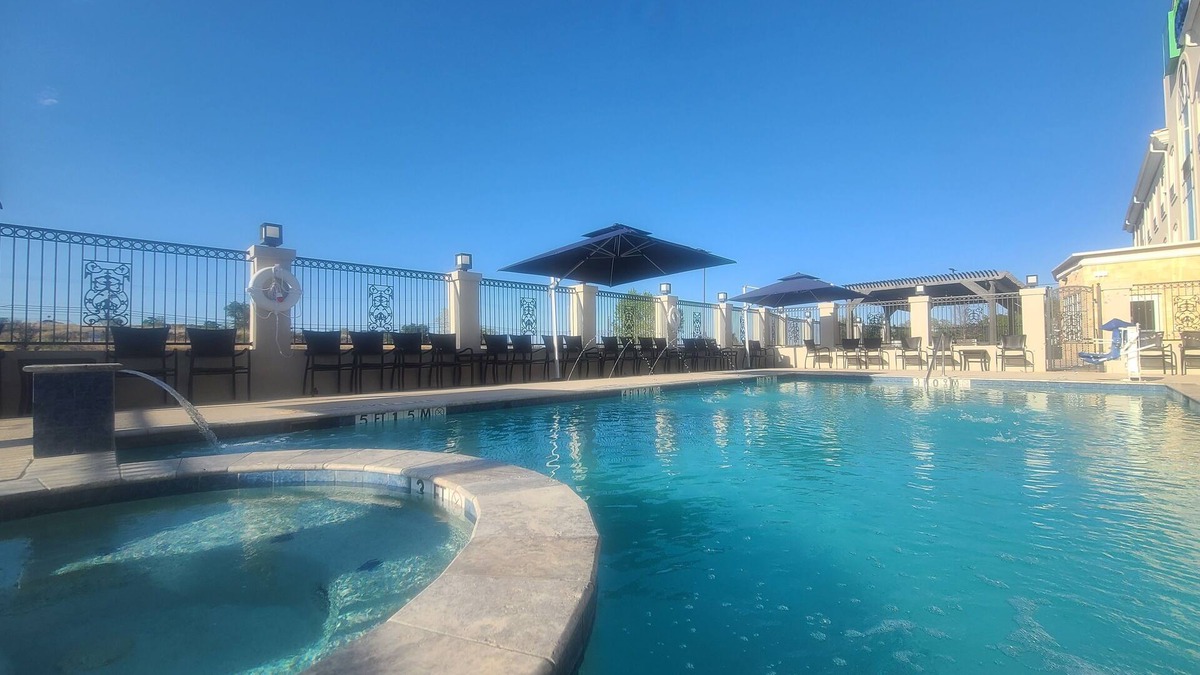 Glen Rose Hotel | Holiday Inn Express Glen Rose by IHG