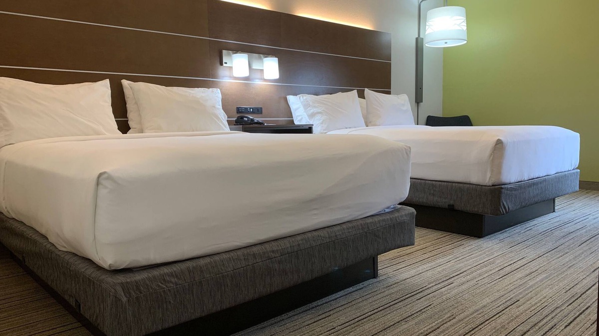 Hillsborough Hotel | Holiday Inn Express Hillsborough by IHG