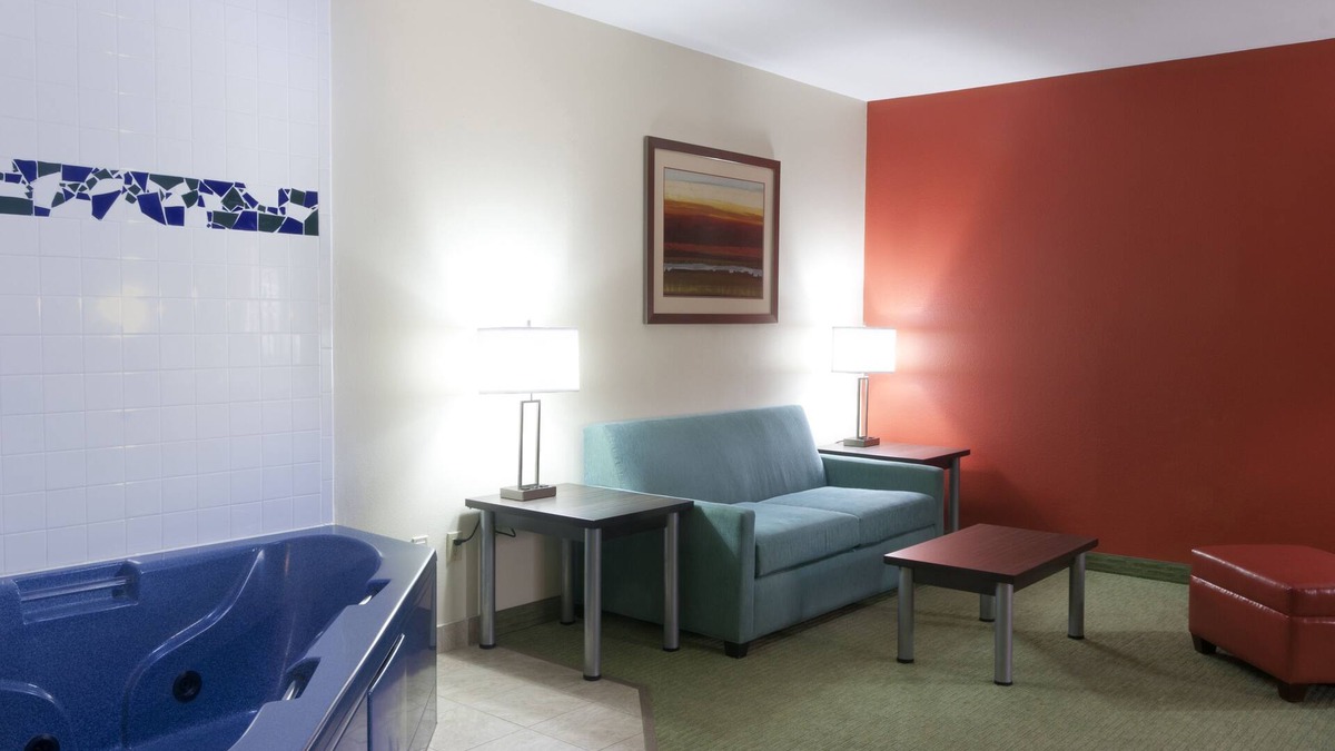 Brownsville Hotel | Holiday Inn Express Hotel & Suites Brownsville by IHG