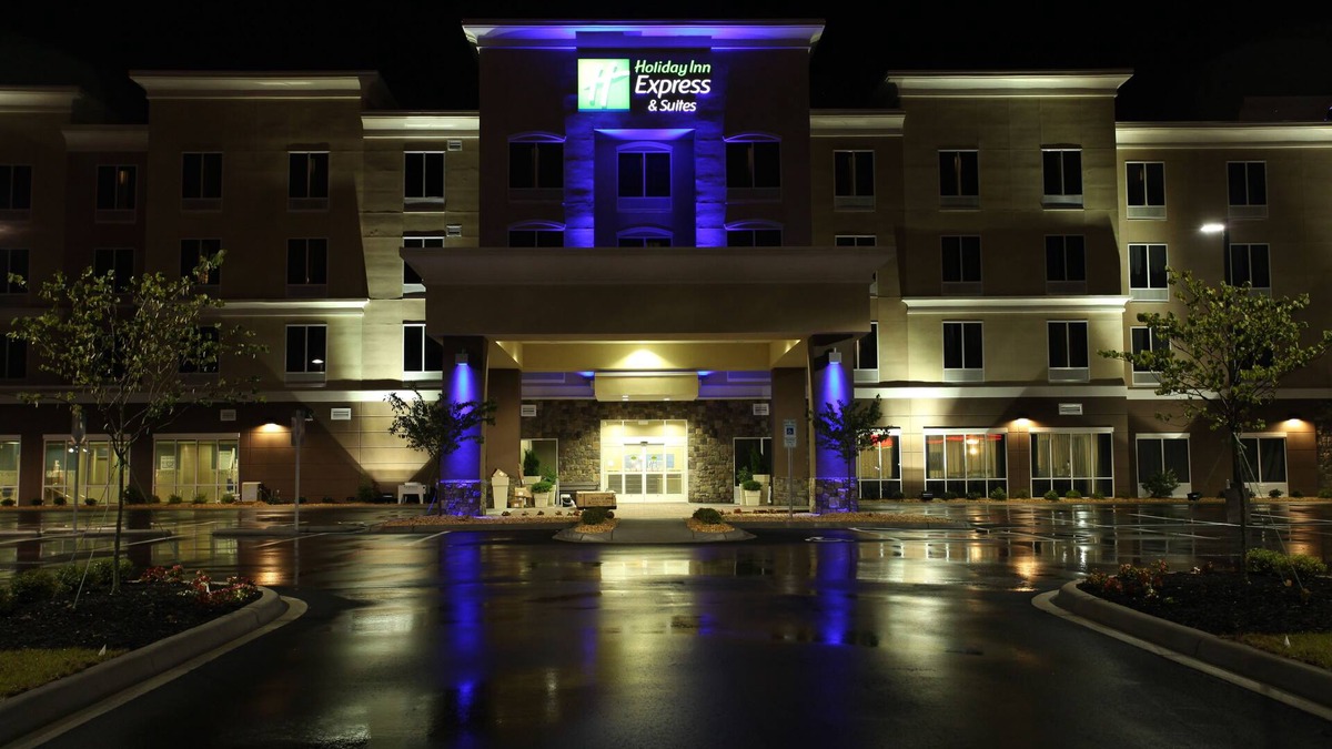 Goldsboro Hotel | Holiday Inn Express Hotel & Suites Goldsboro - Base Area by IHG