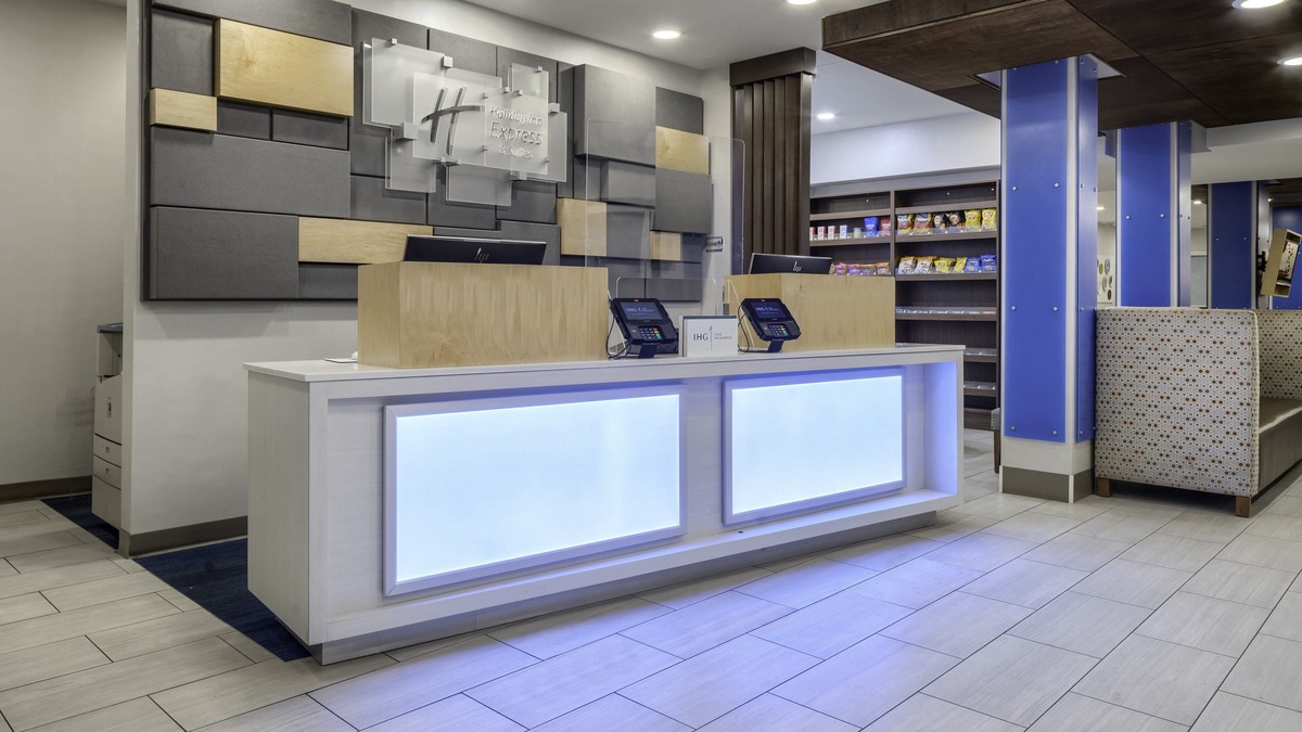 Macon Hotel | Holiday Inn Express Hotel & Suites Macon-West by IHG