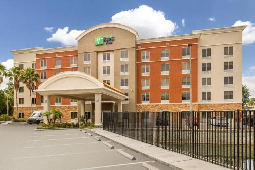 Largo Hotel | Holiday Inn Express Hotel & Suites Largo-Clearwater by IHG