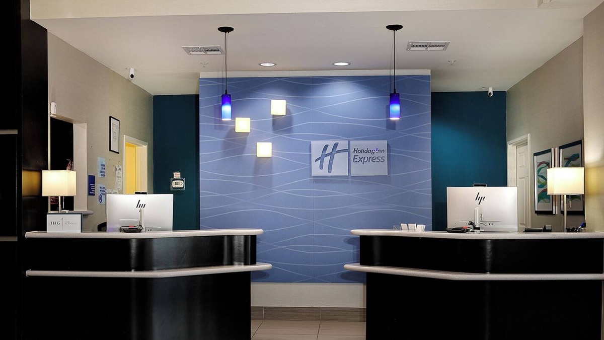 Garden Oaks Hotel | Holiday Inn Express Hotel & Suites Houston NW-Brookhollow by IHG