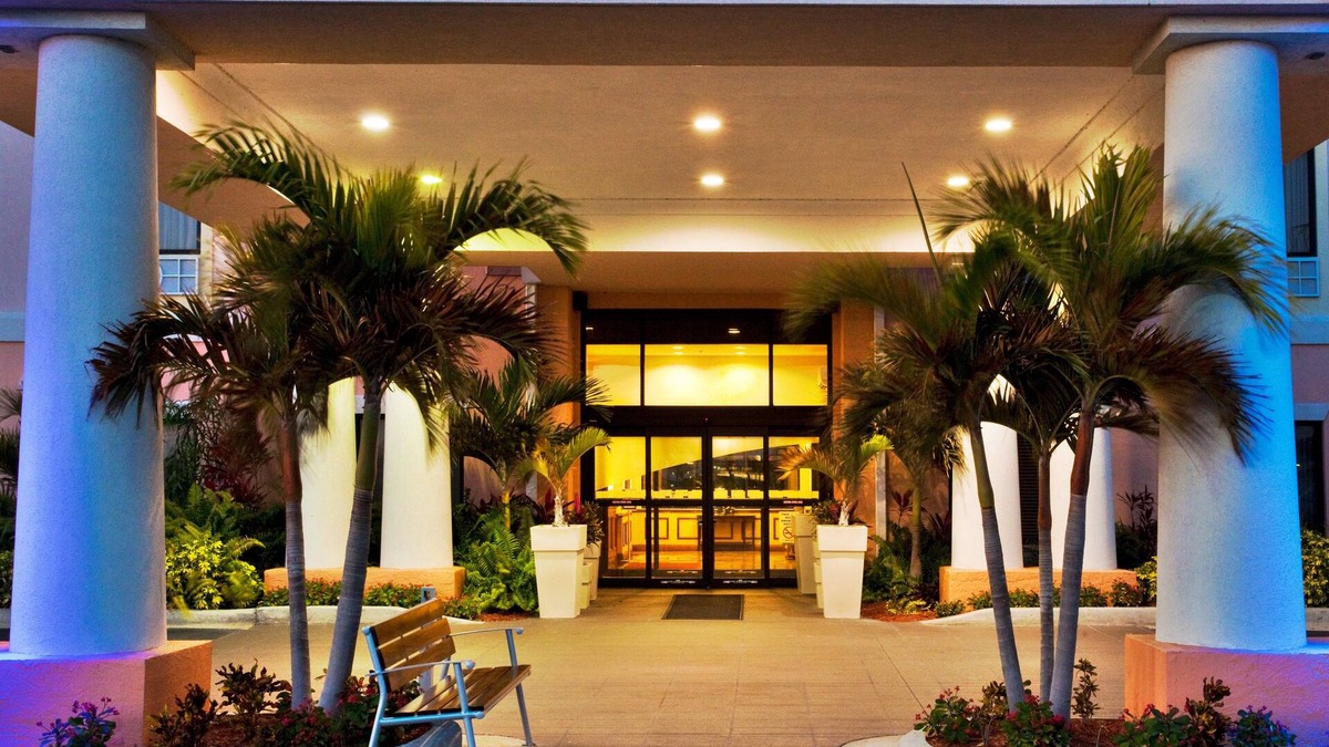 Okeechobee Hotel | Holiday Inn Express Hotel & Suites Lake Okeechobee by IHG