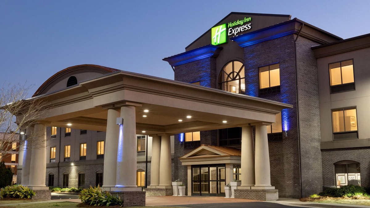 Opelika Hotel | Holiday Inn Express Hotel and Suites of Opelika/Auburn by IHG