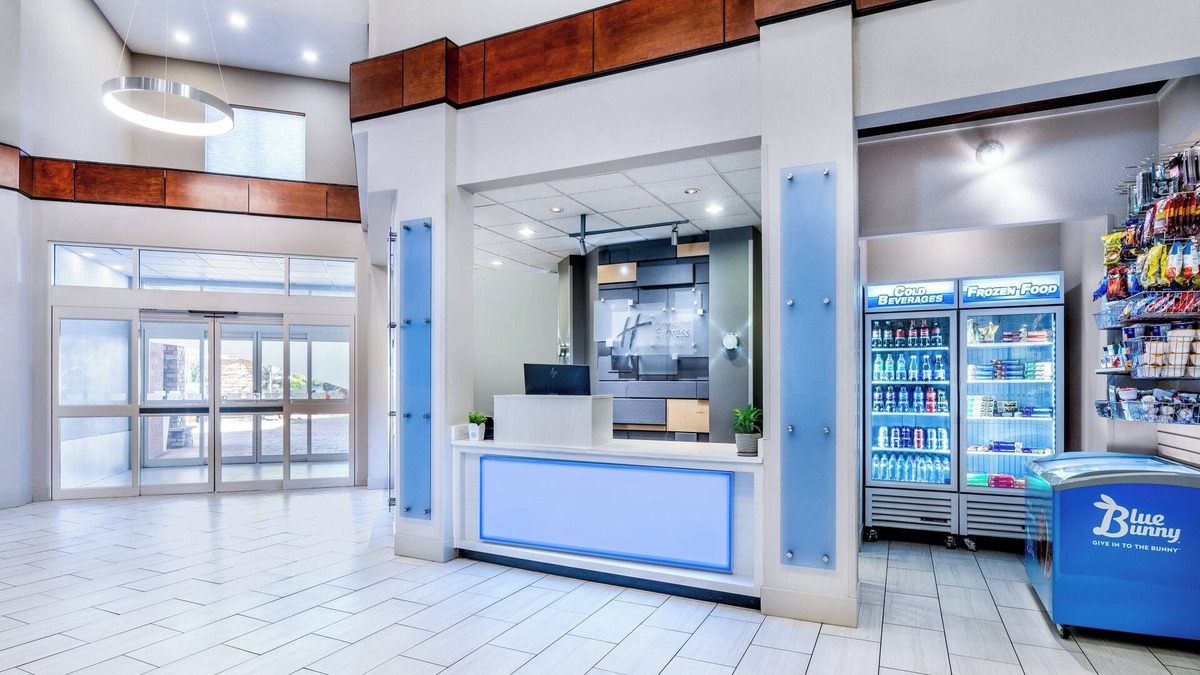 Thornton Hotel | Holiday Inn Express Hotel & Suites Denver North - Thornton by IHG