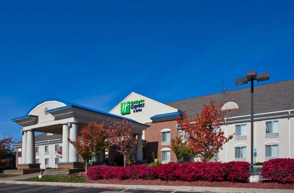 Waterford Hotel | Holiday Inn Express Hotel & Suites Waterford by IHG