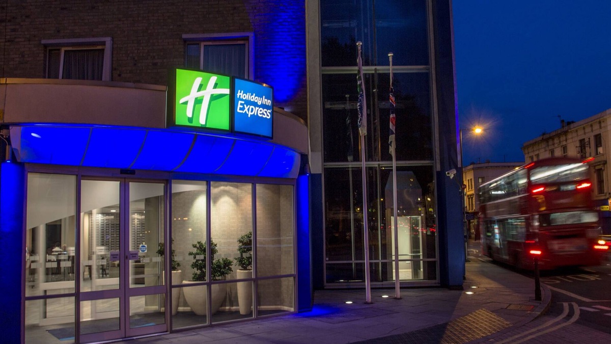 West Kensington Hotel | Holiday Inn Express London - Earl's Court by IHG