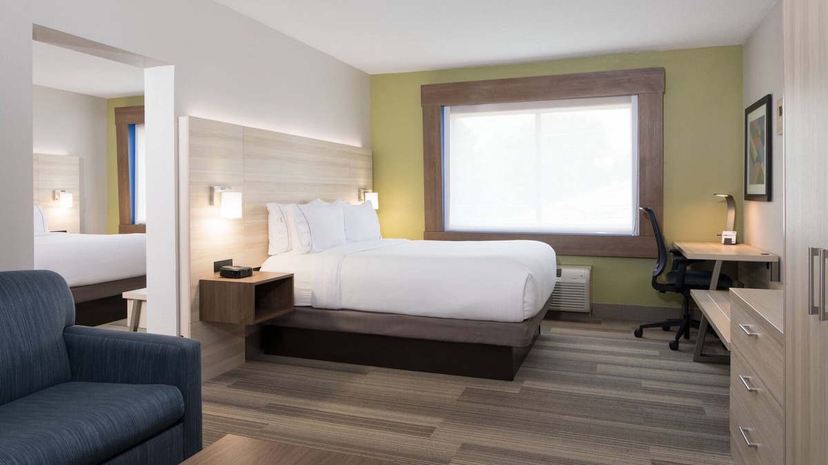Buechel Hotel | Holiday Inn Express Louisville Northeast by IHG