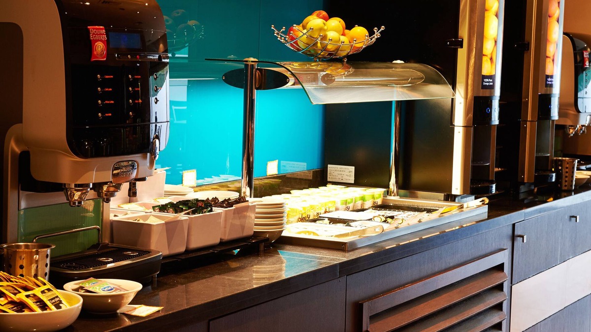 Broadheath Hotel | Holiday Inn Express Manchester Airport by IHG