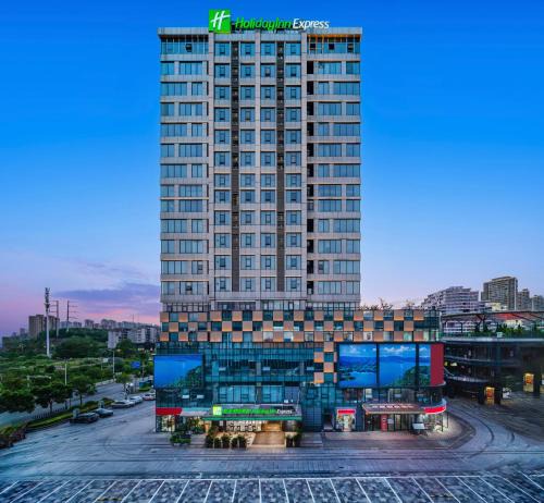 Nanchang Hotel | Holiday Inn Express Nanchang West Station by IHG