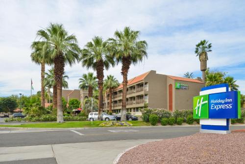 Palm Desert Resort | Holiday Inn Express Palm Desert by IHG