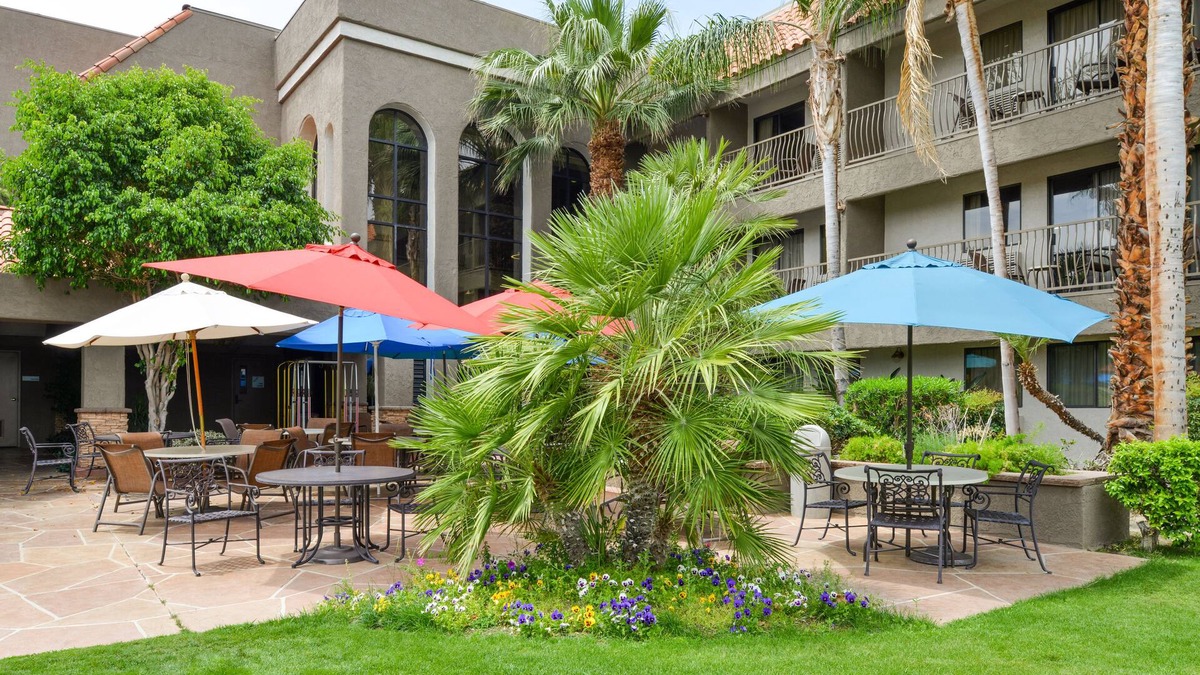 Palm Desert Hotel | Holiday Inn Express Palm-Desert by IHG