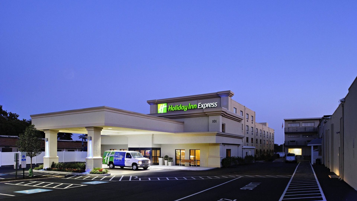 Essington Hotel | Holiday Inn Express Philadelphia Airport by IHG