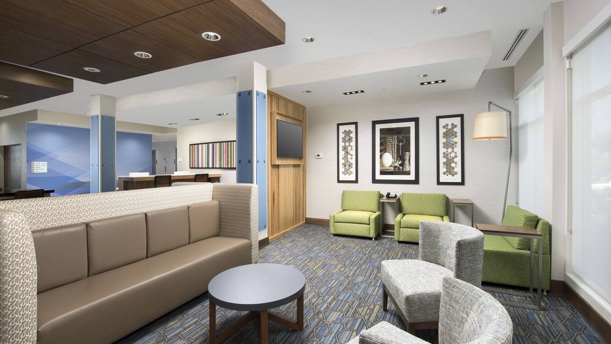 North San Antonio - SAT Hotel | Holiday Inn Express & Suites San Antonio North - Windcrest by IHG