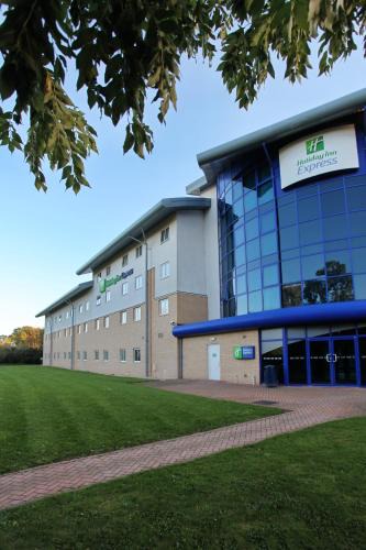 West End Hotel | Holiday Inn Express Southampton - M27, J7 by IHG
